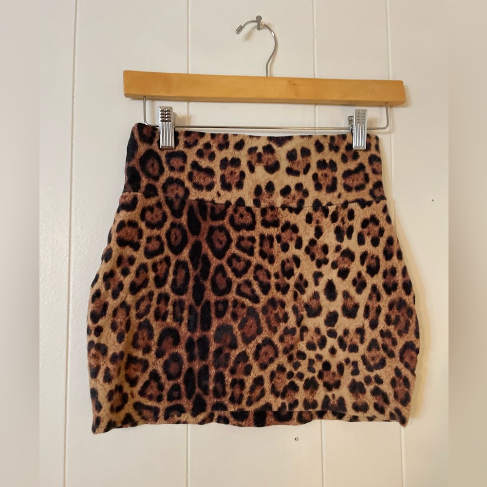 Lilly Rose cheatah print mini skirt